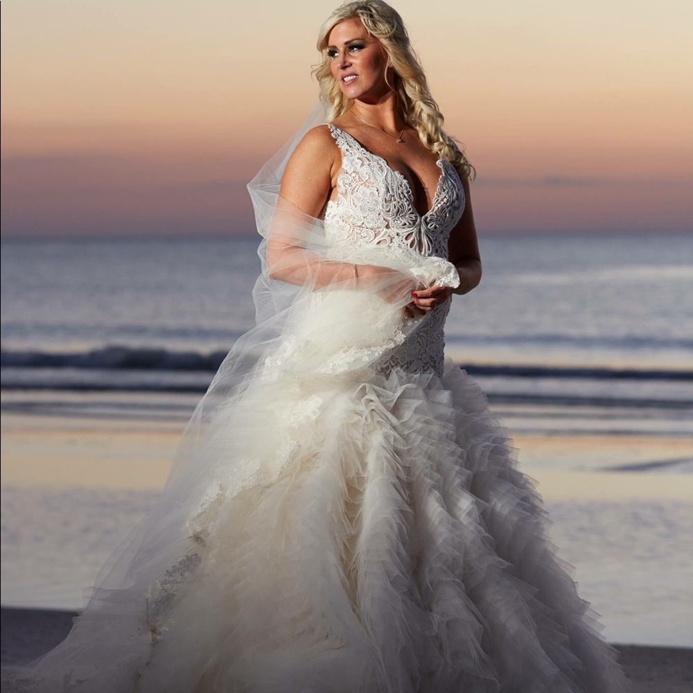 Elegant Cream Wedding Dress
